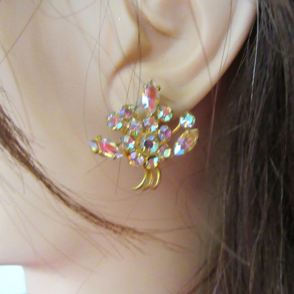 Fan shaped aurora borealis rhinestone clip earring - Picture 1 of 5